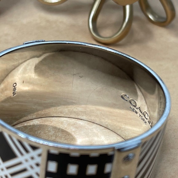 COACH Silver 1.5" Black and white Enamel Patchwork - Picture 4 of 6